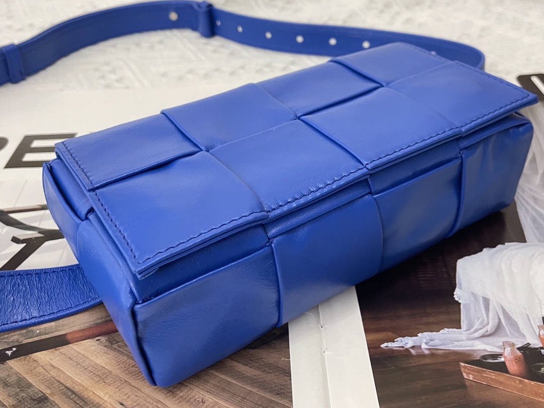 Mini Cassette Intreccio Leather Belt Bag Blue